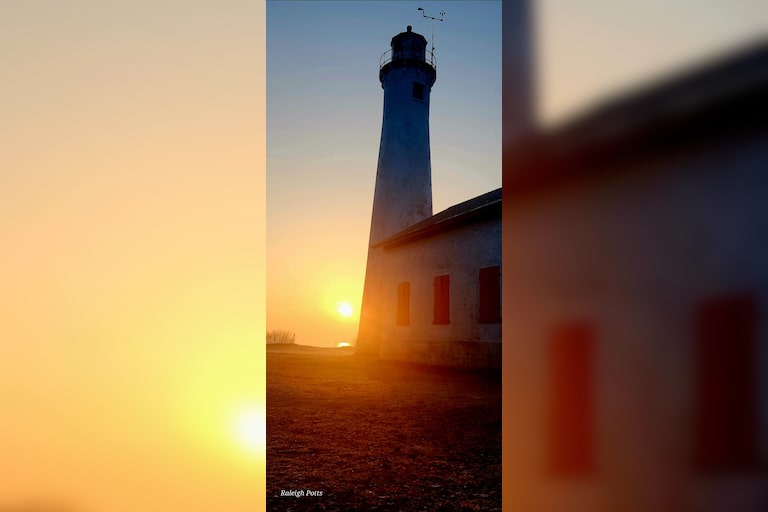 Morning Sunrise at 
Sturgeon Point Lighthouse 
Harrisville, MI
