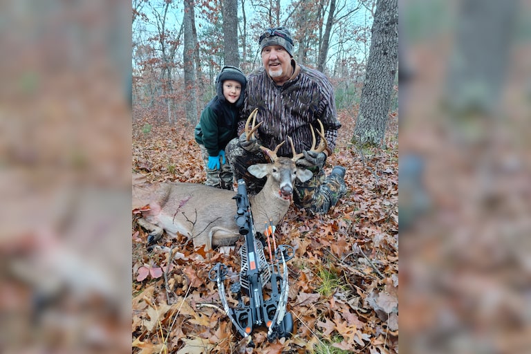 Eight Point,
Cross Bow
Manistee County
Ed T.
