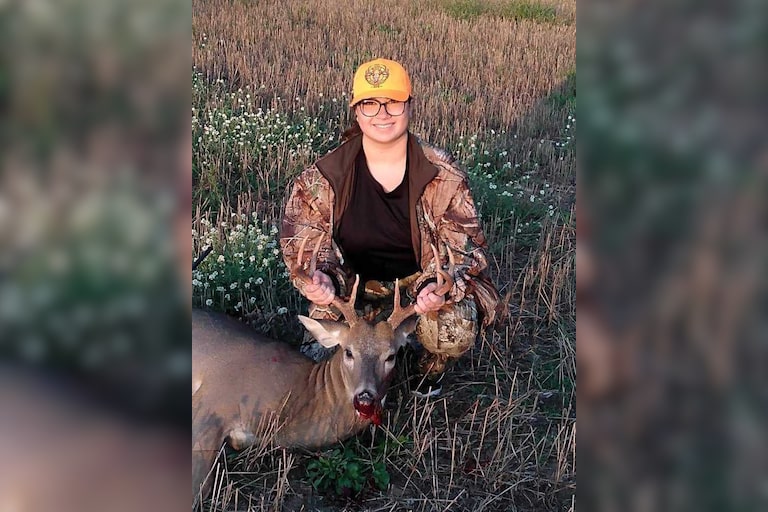 Kateri Ceplina 17yrs
Shot this 8pt
with a 243
In Manistee 
